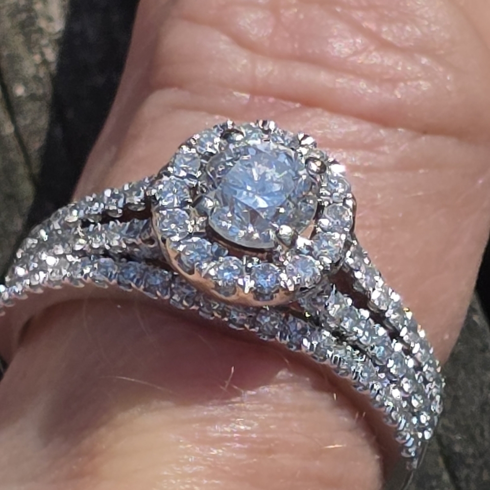 Natural Diamond Wedding Set. - Picture 8 of 12
